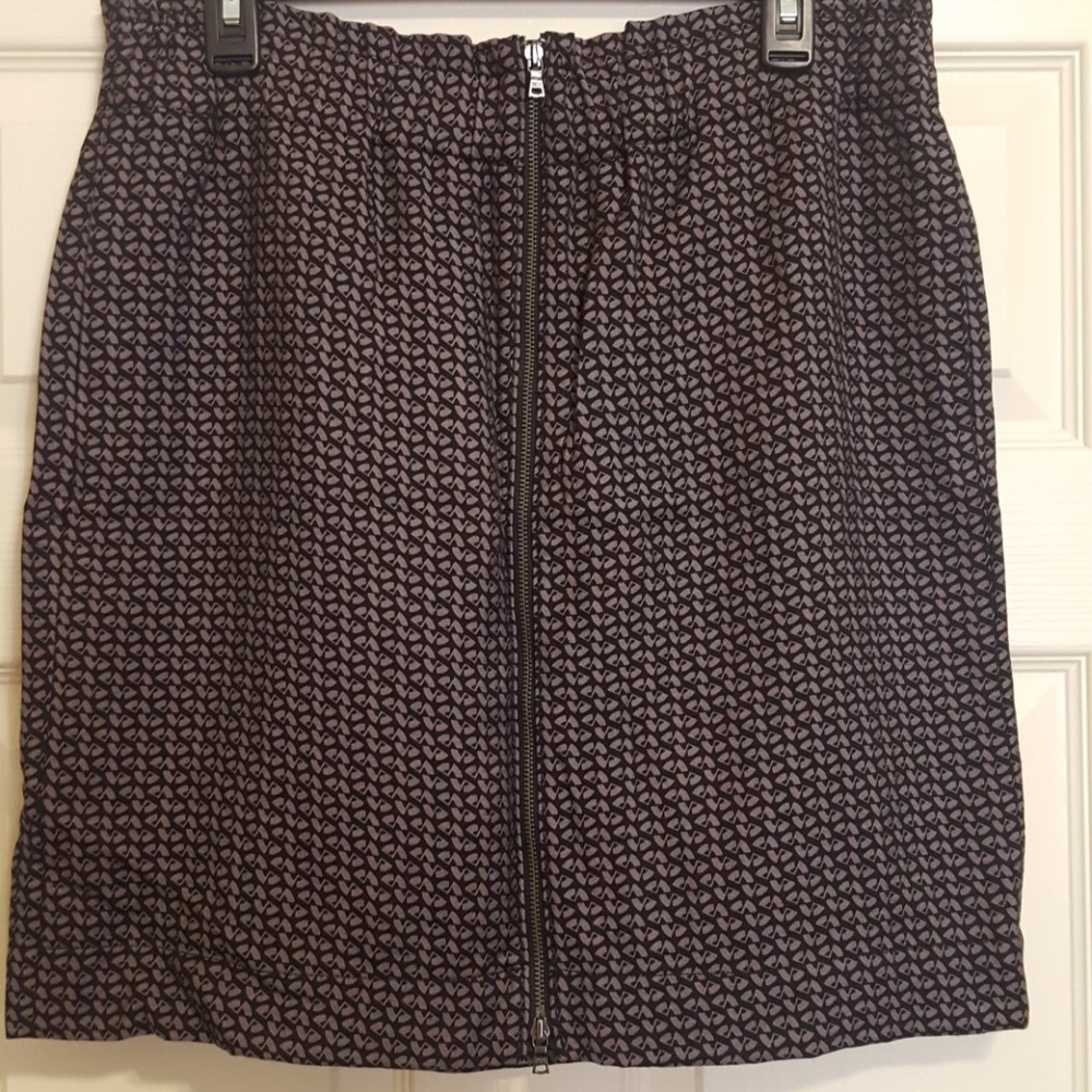 *2 for $10* Gap front zipper skirt
